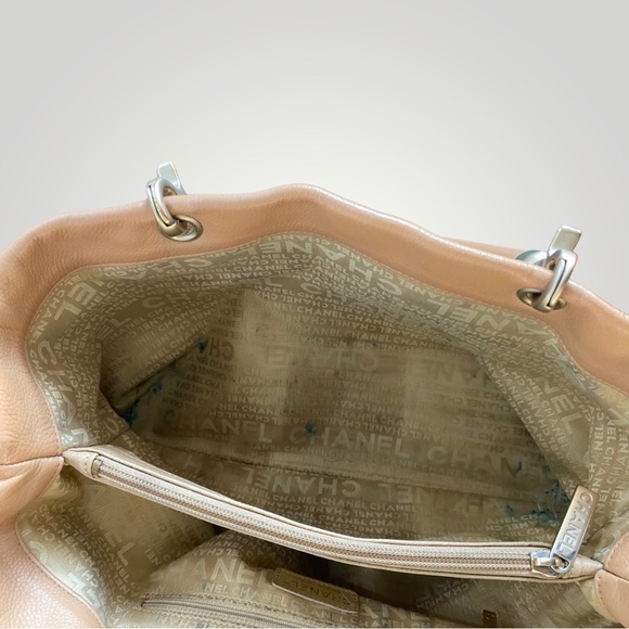 Vintage Chanel Tan Caviar Leather CC Tote - Picture 15 of 16